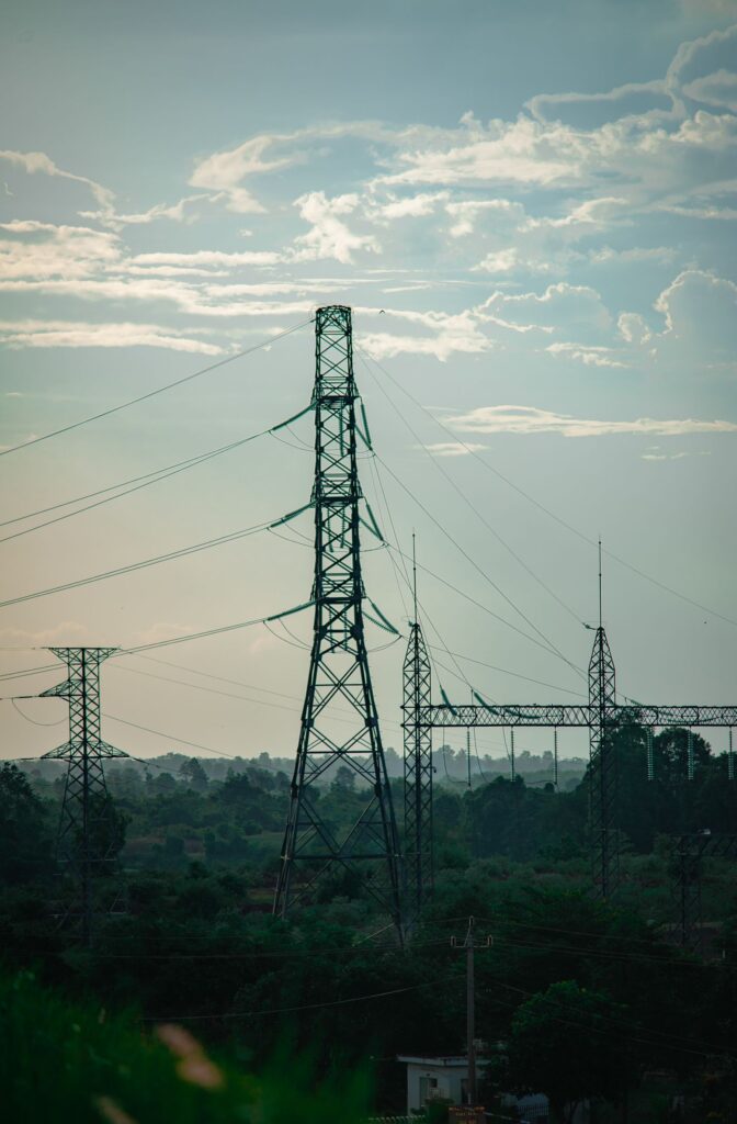 Højspændingsmaster og elforsyningsnet – industriens energiforsyning og resiliens